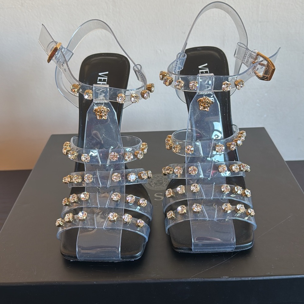 VERSACE transparent and gold rhinestone studded sandals. Size 41 - Picture 2 of 7